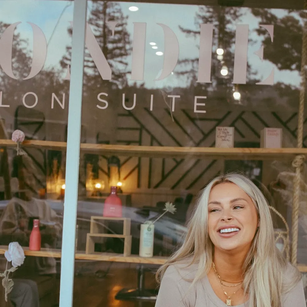 Blondie Salon Suite photo 2