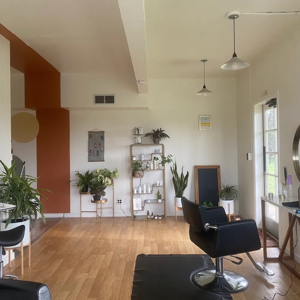 Numi Hair Studio photo 2