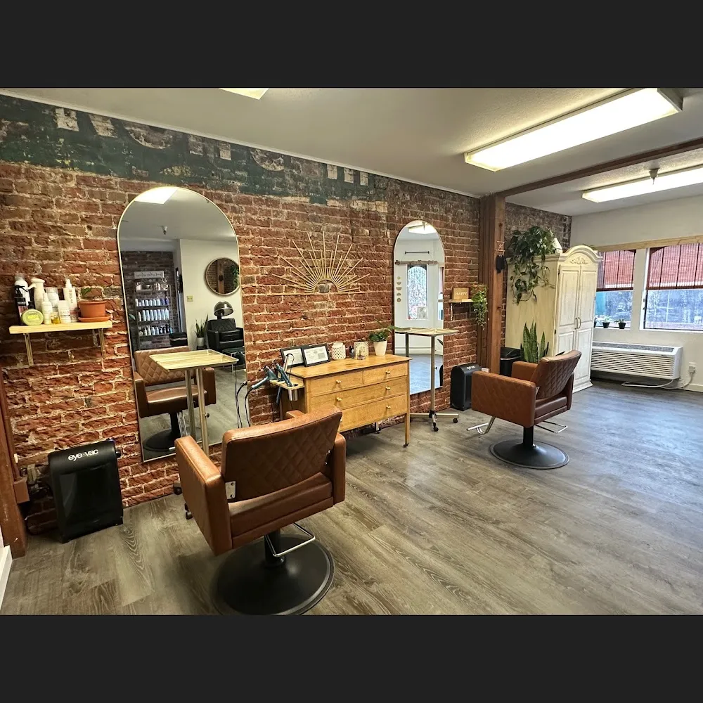 Rusted Roots Hair & Lash Studio photo 2