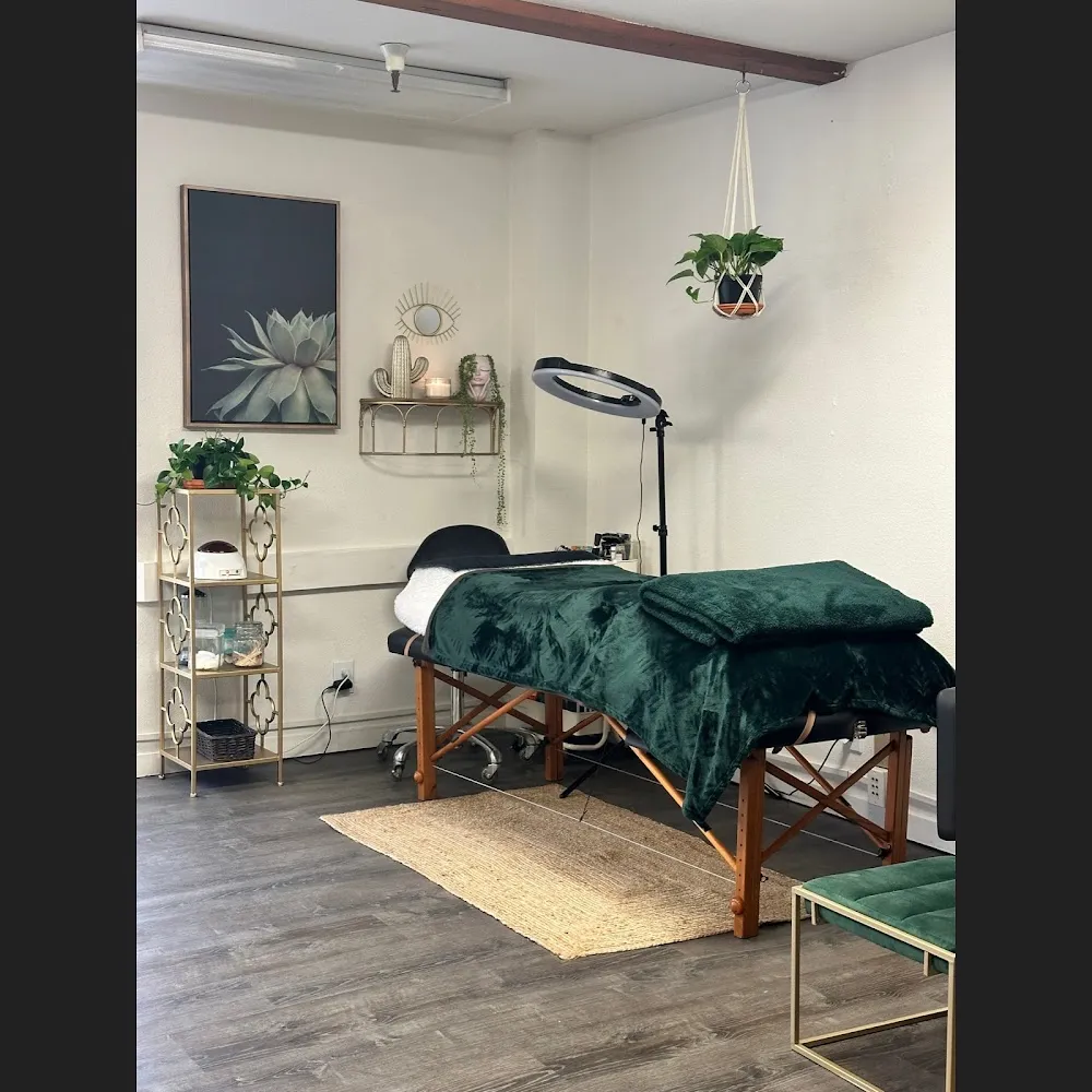 Rusted Roots Hair & Lash Studio photo 3
