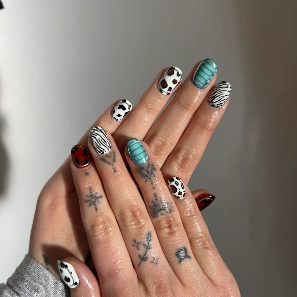 Shania Sky Nails photo 1