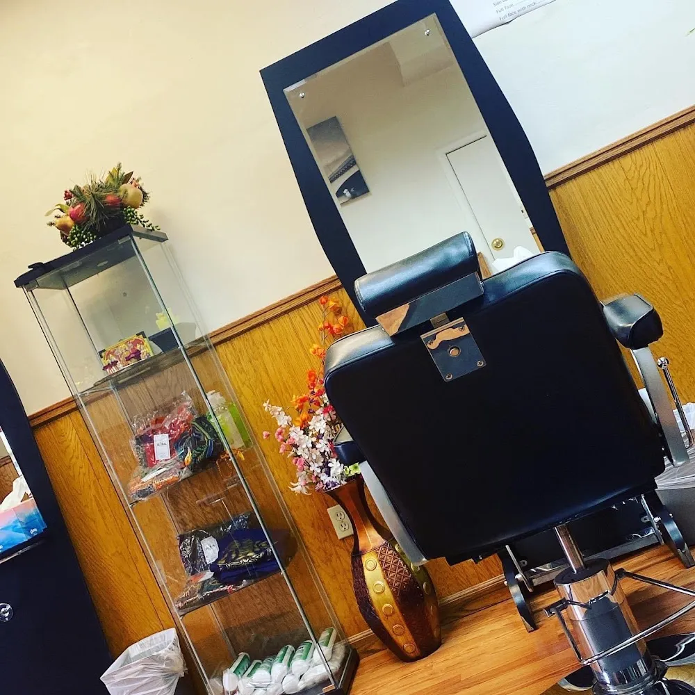 Ukiah Thread salon photo 3
