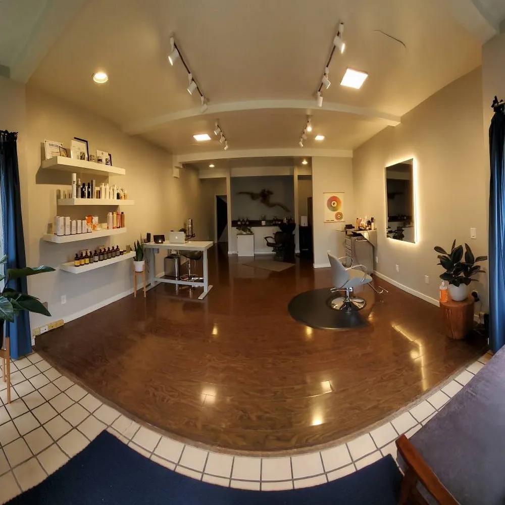 Wave Salon photo 2